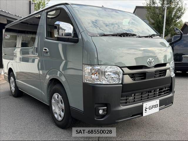 Toyota HIACE VAN 2025-03 8882650-10