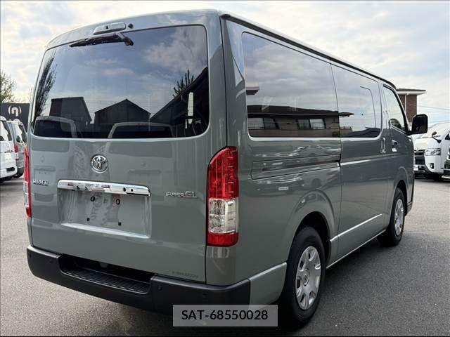Toyota HIACE VAN 2025-03 8882650-14