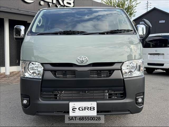 Toyota HIACE VAN 2025-03 8882650-1