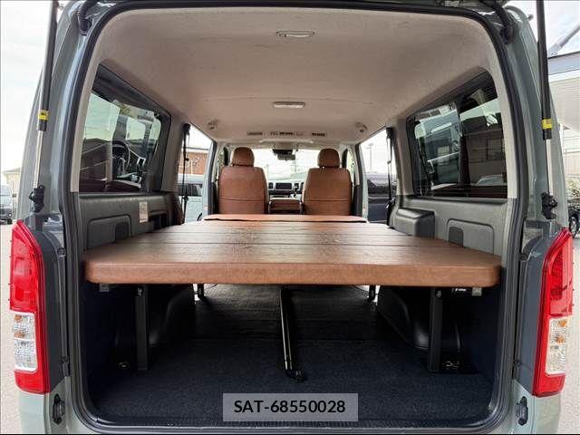 Toyota HIACE VAN 2025-03 8882650-19