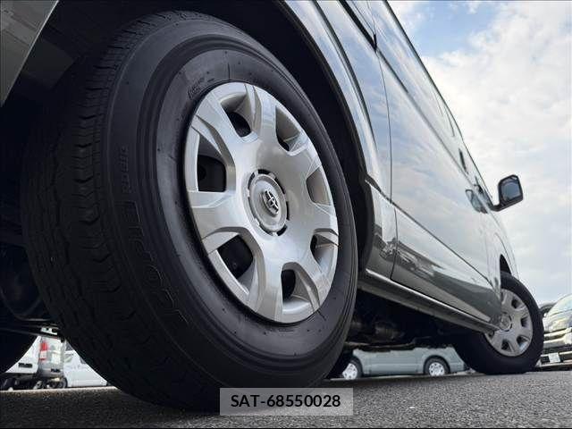 Toyota HIACE VAN 2025-03 8882650-23
