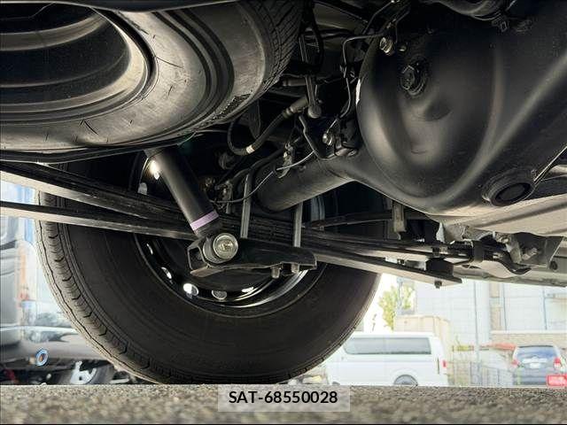 Toyota HIACE VAN 2025-03 8882650-25