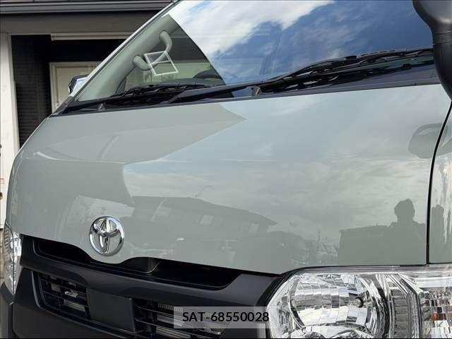 Toyota HIACE VAN 2025-03 8882650-28