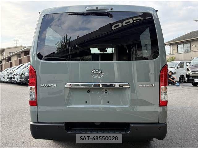 Toyota HIACE VAN 2025-03 8882650-2