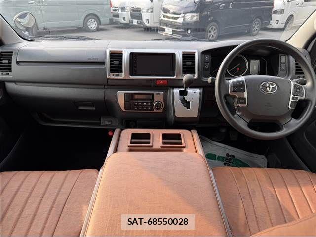 Toyota HIACE VAN 2025-03 8882650-3