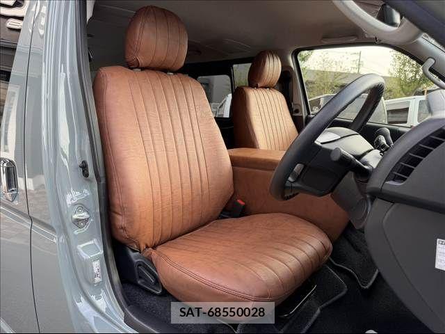 Toyota HIACE VAN 2025-03 8882650-6