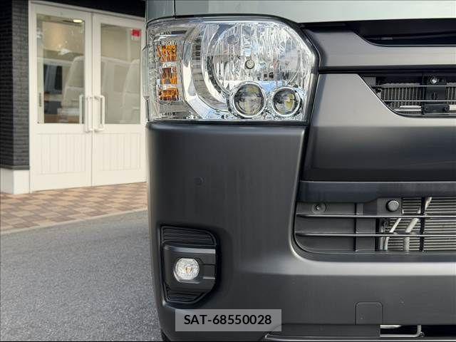 Toyota HIACE VAN 2025-03 8882650-8