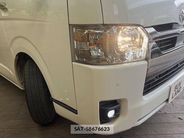 Toyota HIACE VAN 2023-02 8882657-11