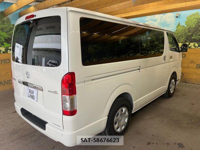 Toyota HIACE VAN 2023-02 8882657-16