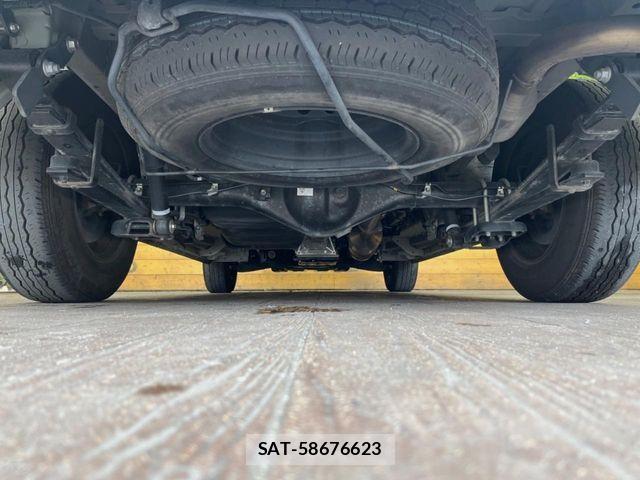Toyota HIACE VAN 2023-02 8882657-18