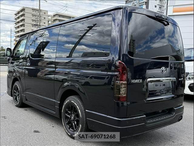Toyota HIACE VAN 2023-03 8882656-15