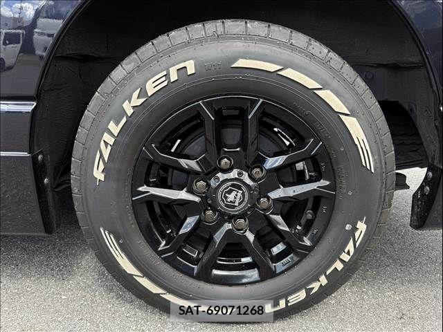 Toyota HIACE VAN 2023-03 8882656-21