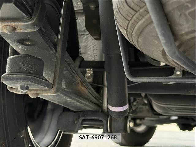Toyota HIACE VAN 2023-03 8882656-22