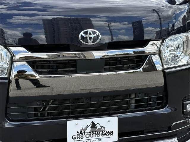 Toyota HIACE VAN 2023-03 8882656-26