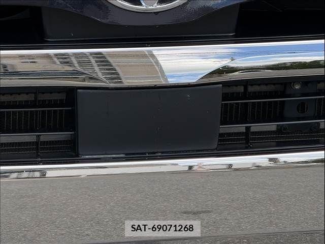 Toyota HIACE VAN 2023-03 8882656-27