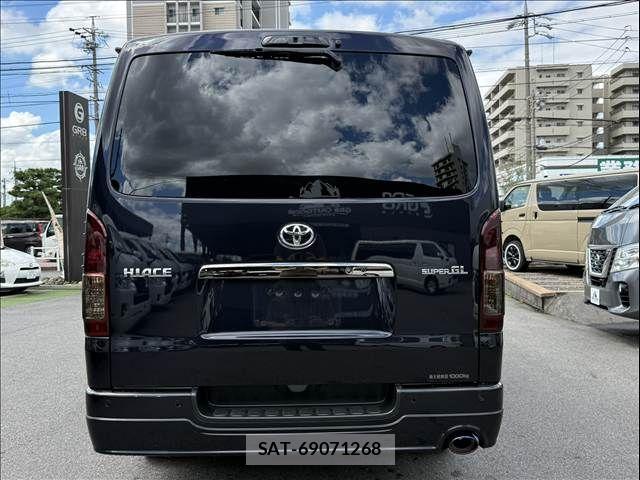 Toyota HIACE VAN 2023-03 8882656-2