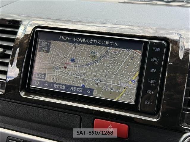 Toyota HIACE VAN 2023-03 8882656-6