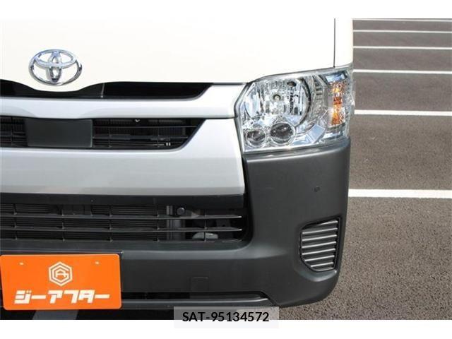 Toyota HIACE VAN 2025-06 8882659-10