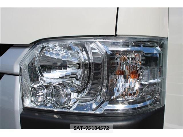 Toyota HIACE VAN 2025-06 8882659-12