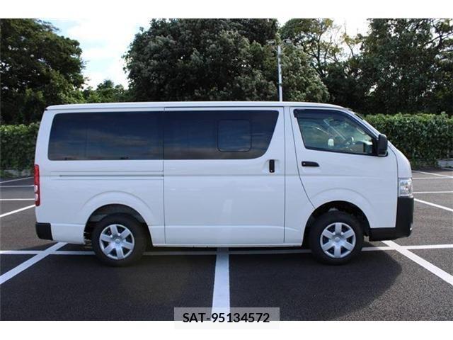 Toyota HIACE VAN 2025-06 8882659-22
