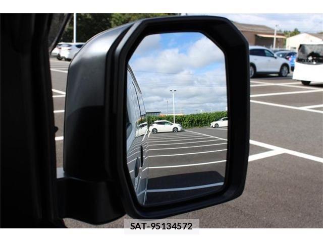 Toyota HIACE VAN 2025-06 8882659-26