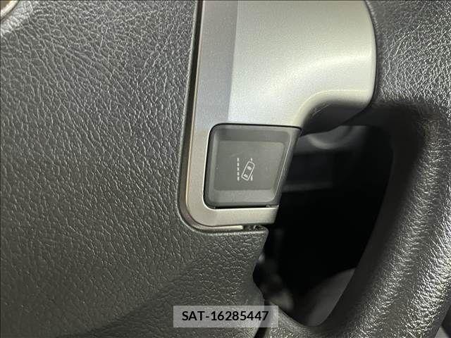 Toyota HIACE VAN 2020-04 8882660-18