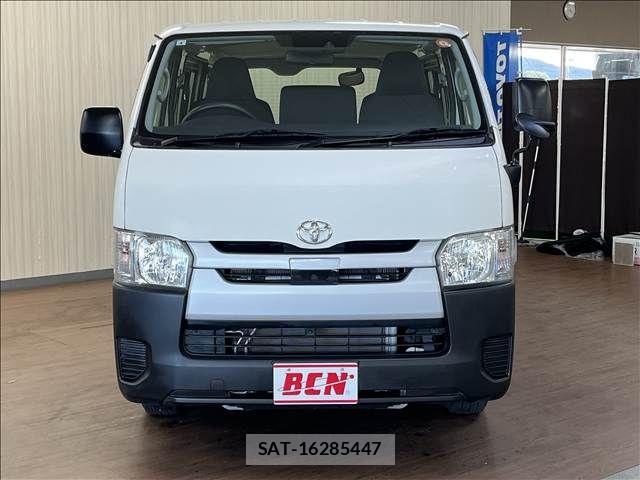 Toyota HIACE VAN 2020-04 8882660-1