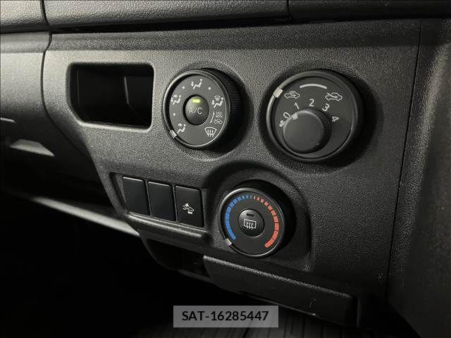 Toyota HIACE VAN 2020-04 8882660-20