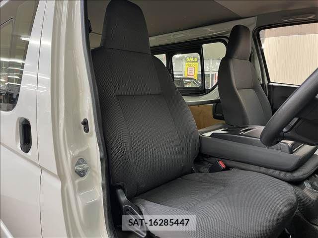 Toyota HIACE VAN 2020-04 8882660-22