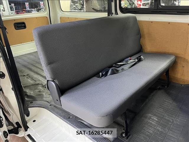 Toyota HIACE VAN 2020-04 8882660-23