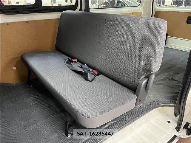 Toyota HIACE VAN 2020-04 8882660-24