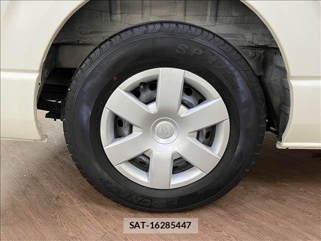 Toyota HIACE VAN 2020-04 8882660-27