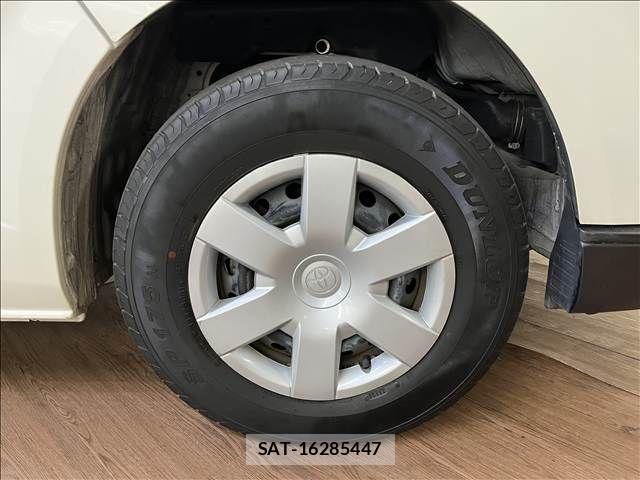Toyota HIACE VAN 2020-04 8882660-28