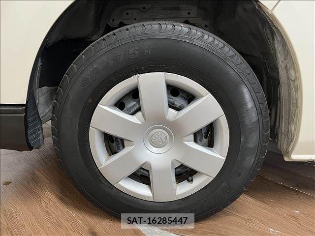 Toyota HIACE VAN 2020-04 8882660-29