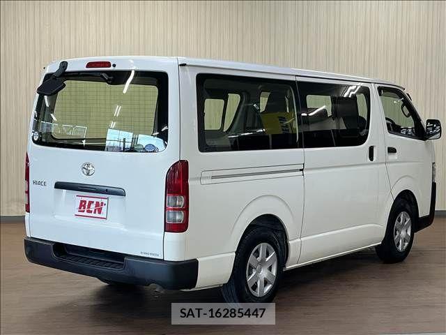 Toyota HIACE VAN 2020-04 8882660-4