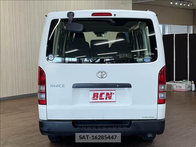 Toyota HIACE VAN 2020-04 8882660-5