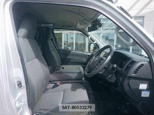 Toyota HIACE VAN 2021-04 8884499-1