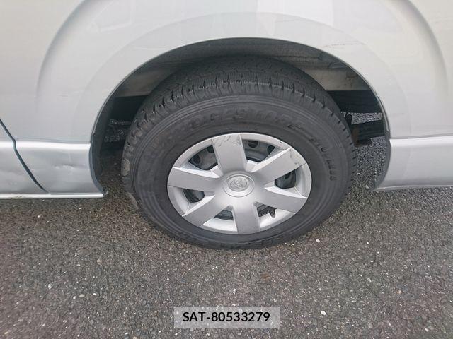 Toyota HIACE VAN 2021-04 8884499-19