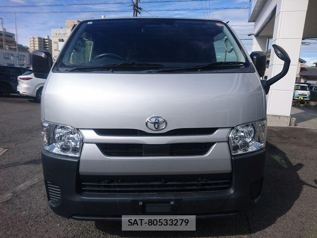 Toyota HIACE VAN 2021-04 8884499-3