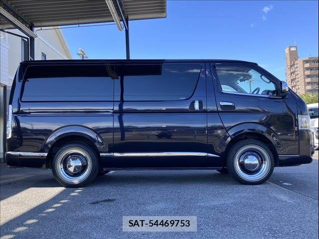 Toyota HIACE VAN 2018-03 8884497-12
