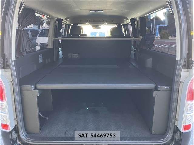 Toyota HIACE VAN 2018-03 8884497-18