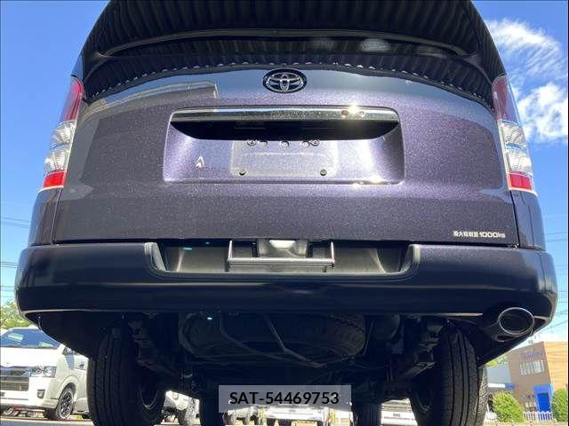 Toyota HIACE VAN 2018-03 8884497-26