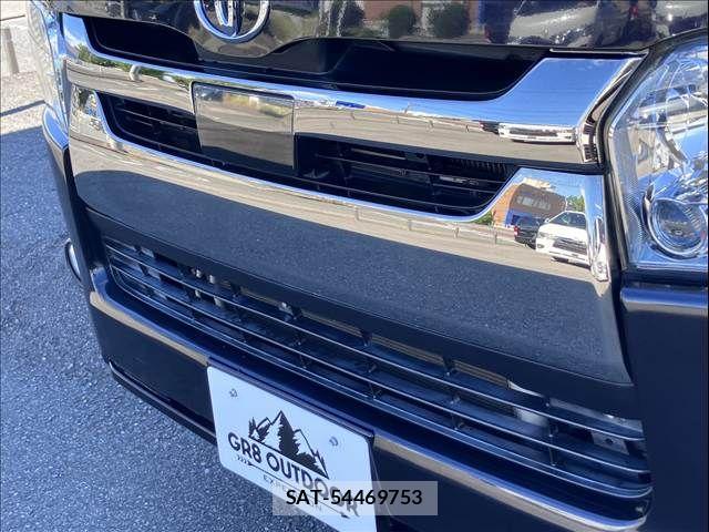 Toyota HIACE VAN 2018-03 8884497-29