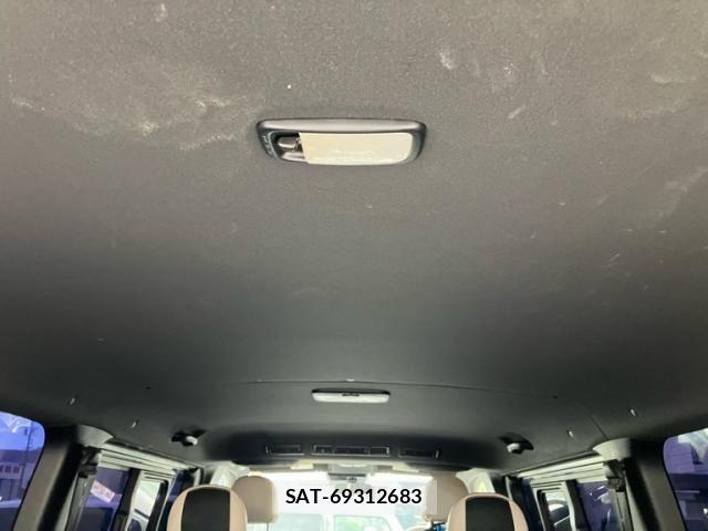 Toyota HIACE VAN 2020-10 8884498-8