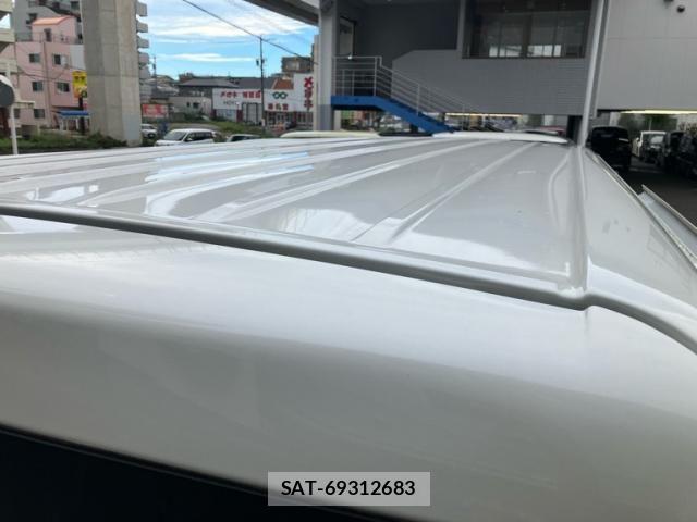 Toyota HIACE VAN 2020-10 8884498-9