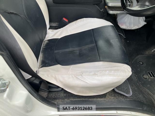 Toyota HIACE VAN 2020-10 8884498-12