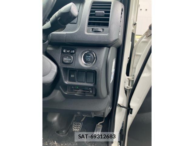 Toyota HIACE VAN 2020-10 8884498-13