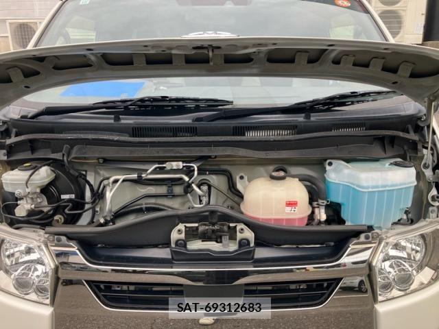 Toyota HIACE VAN 2020-10 8884498-18
