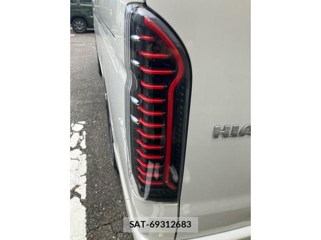 Toyota HIACE VAN 2020-10 8884498-21