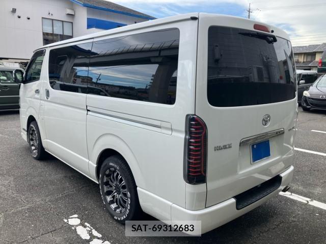 Toyota HIACE VAN 2020-10 8884498-3